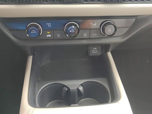 Used 2023 Honda HR-V LX image 8