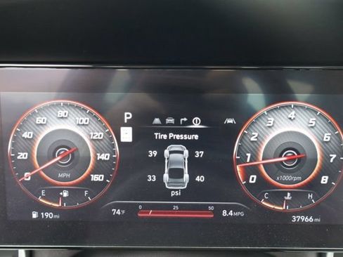 Used 2024 Hyundai Elantra Limited FWD image 21