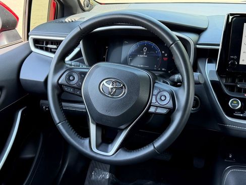Used 2025 Toyota Corolla XSE FWD image 17