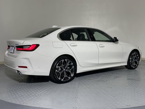 Used 2025 BMW 330i 330i w/ Convenience Package image 8