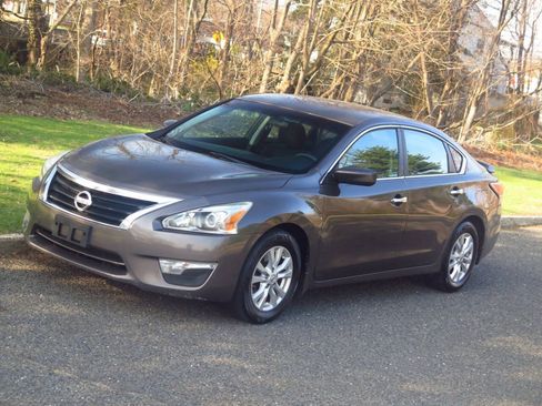 Used 2014 Nissan Altima 2.5 S w/ Sport Value Package FWD image 26