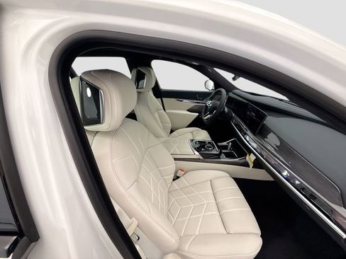 New 2026 BMW i7 xDrive60 AWD/4WD image 19