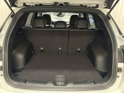 Used 2024 Jeep Compass Latitude AWD/4WD image 15