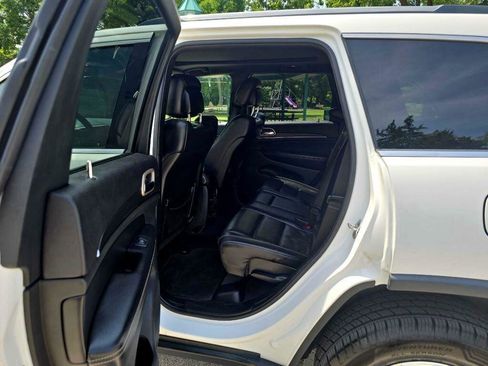 Used 2015 Jeep Grand Cherokee Limited w/ Luxury Group II image 22