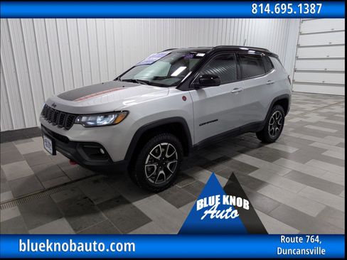 Used 2024 Jeep Compass Trailhawk image 1