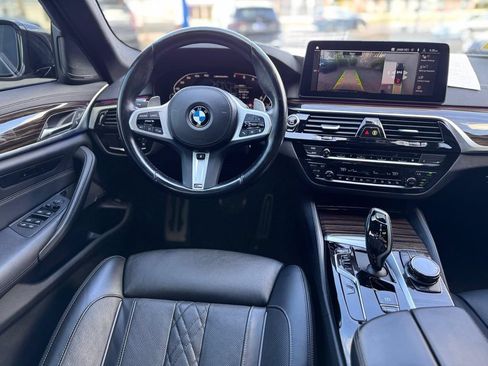 Used 2023 BMW M550i xDrive w/ Executive Package AWD/4WD image 19