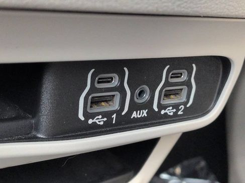 Used 2023 Chrysler Voyager LX FWD image 21