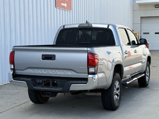Used 2018 Toyota Tacoma SR5 RWD image 4