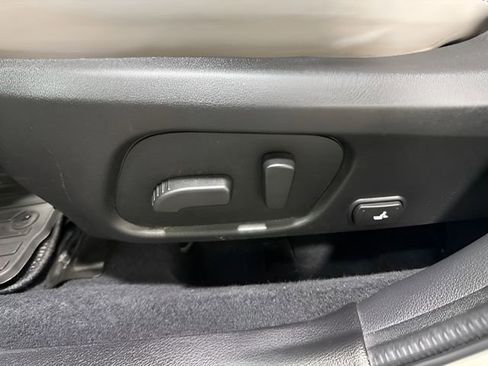 Used 2018 Subaru Forester 2.5i Limited w/ Popular Package #2 AWD/4WD image 12