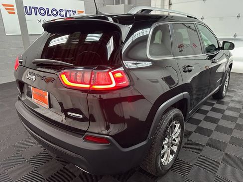 Used 2019 Jeep Cherokee Latitude Plus w/ Cold Weather Group AWD/4WD image 10
