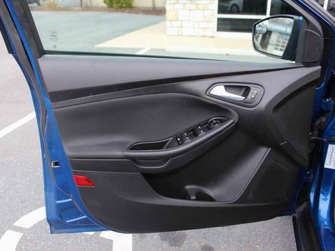 Used 2018 Ford Focus SE image 12