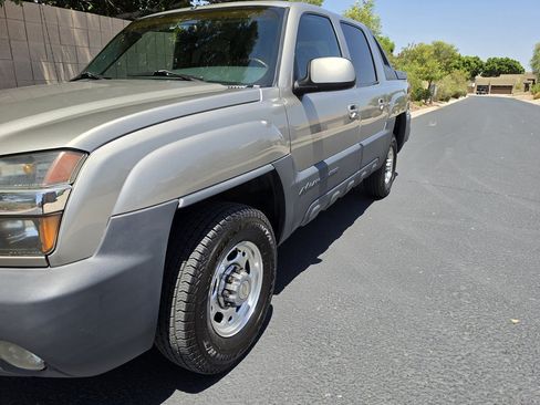 Used 2002 Chevrolet Avalanche 2500 RWD image 19