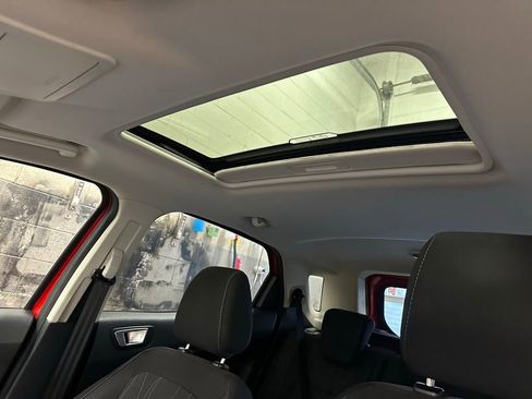 Used 2019 Ford EcoSport SE image 16