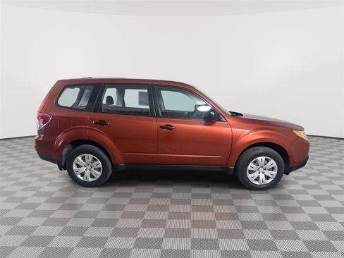 Used 2010 Subaru Forester 2.5X w/ Popular Equipment Group 1B image 6