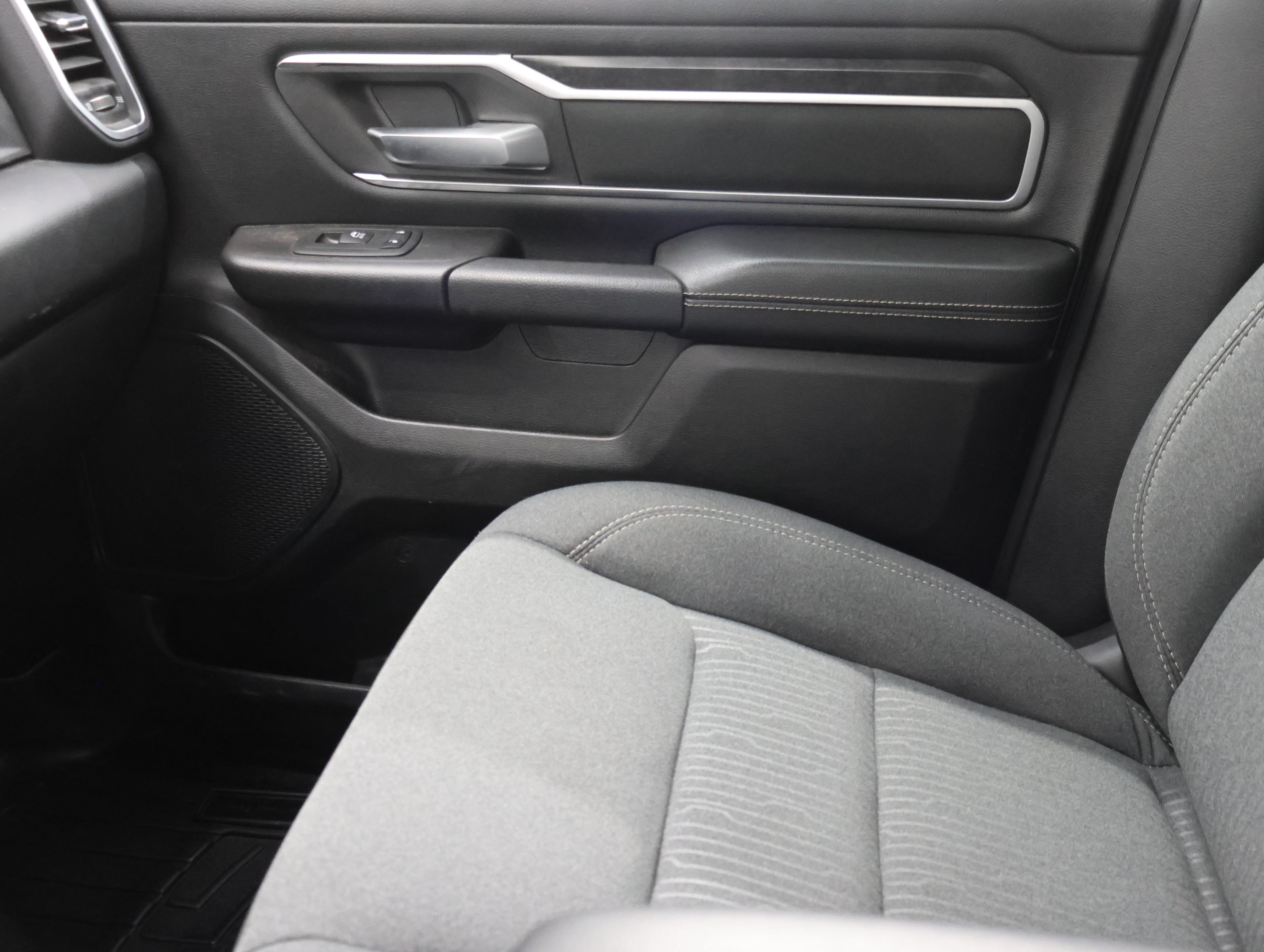 Used 2023 RAM 1500 Big Horn AWD/4WD image 13