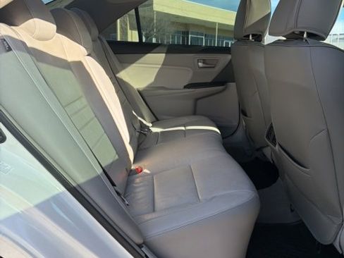 Used 2016 Toyota Camry XLE image 10