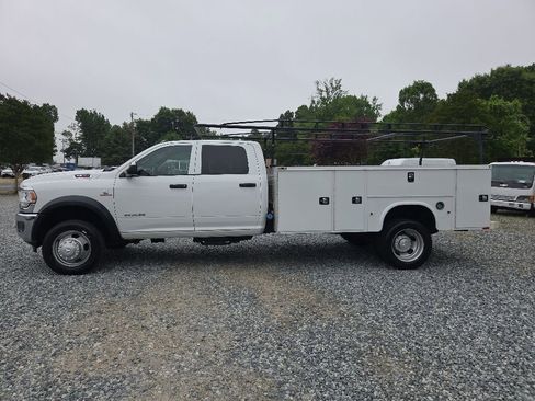 Used 2022 RAM 5500 Tradesman w/ Chrome Appearance Group AWD/4WD image 2