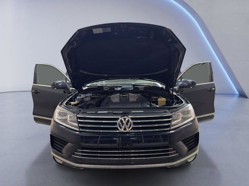 Used 2016 Volkswagen Touareg TDI AWD/4WD image 8