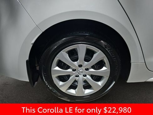 Used 2025 Toyota Corolla LE FWD image 43