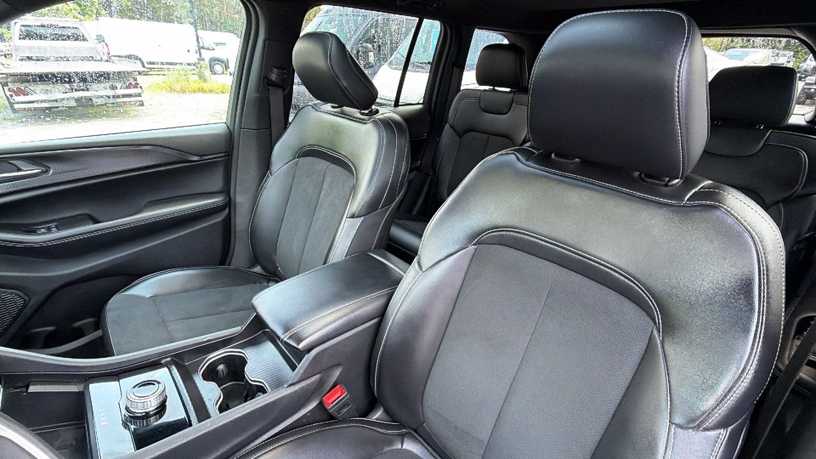 Certified 2025 Jeep Grand Cherokee Altitude AWD/4WD image 17
