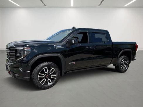 Used 2023 GMC Sierra 1500 AT4 w/ Technology Package AWD/4WD image 1