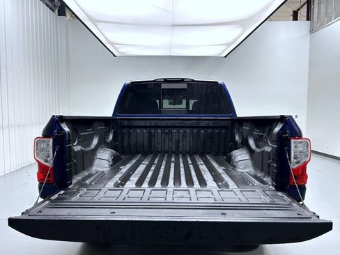 Used 2021 Nissan Titan SV w/ SV Convenience Package AWD/4WD image 21
