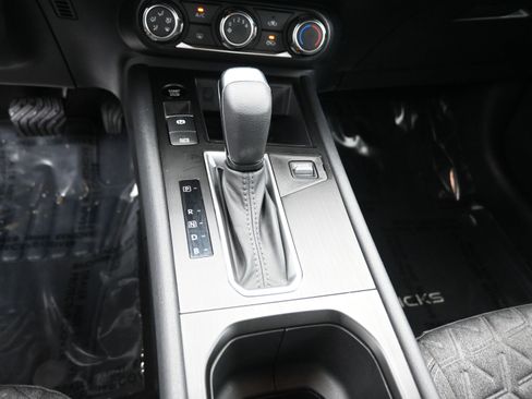 Certified 2025 Nissan Kicks SV image 17