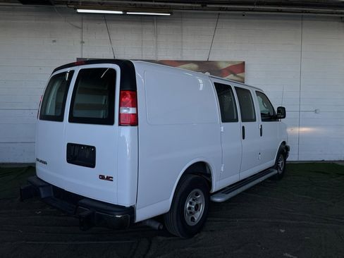 Used 2024 GMC Savana 2500 w/ Driver Convenience Package image 5