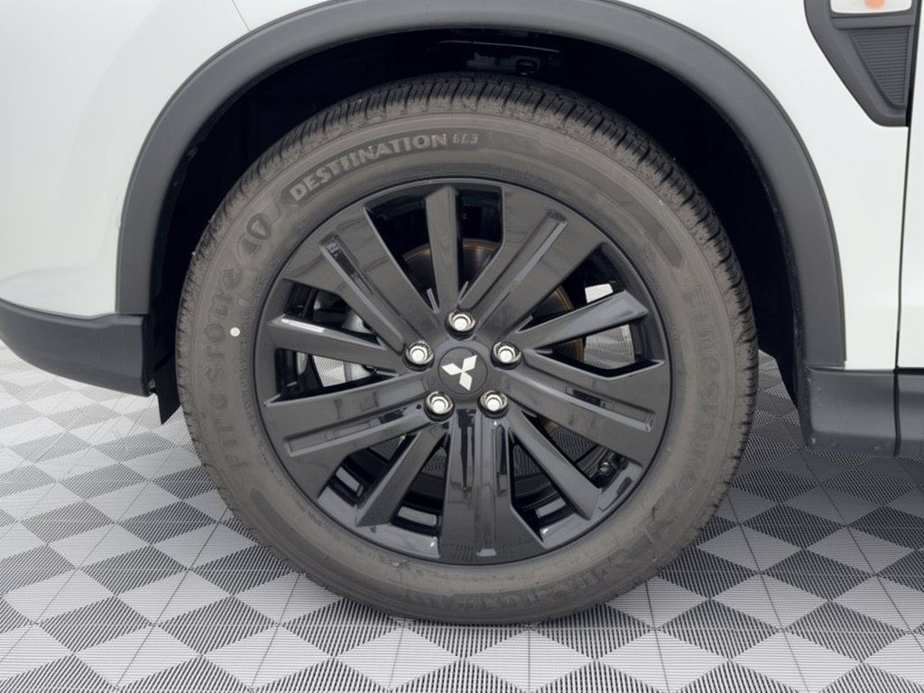 Used 2025 Mitsubishi Outlander Sport LE AWD/4WD image 13