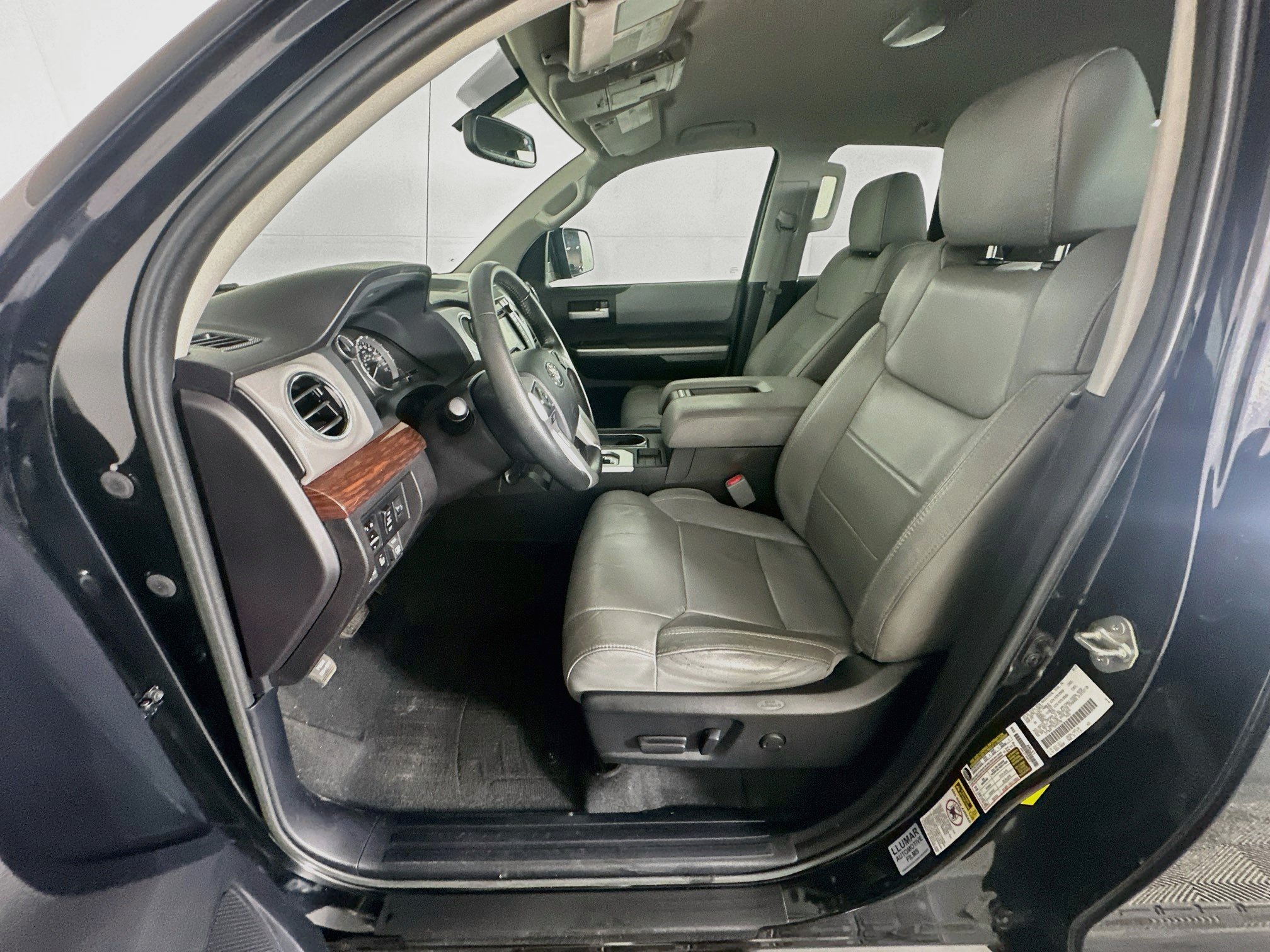 Used 2016 Toyota Tundra Limited w/ Limited Premium Package AWD/4WD image 13