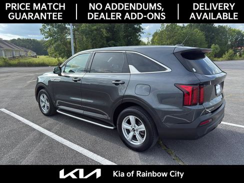 Used 2023 Kia Sorento LX FWD image 7