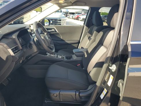 Used 2024 Mitsubishi Outlander ES image 11