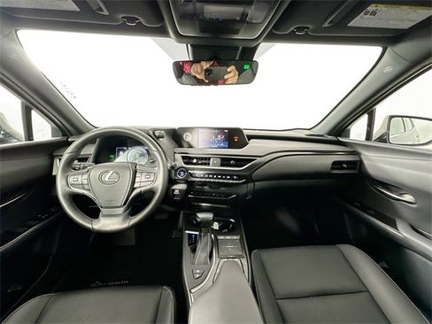Used 2022 Lexus UX 250h w/ Premium Package image 11