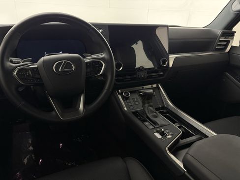 Used 2024 Lexus GX 550 image 18