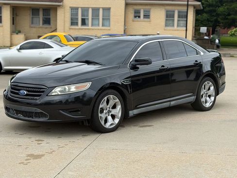 Used 2012 Ford Taurus SHO AWD/4WD image 4