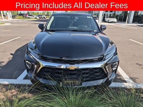 Used 2023 Chevrolet Blazer LT AWD/4WD image 3