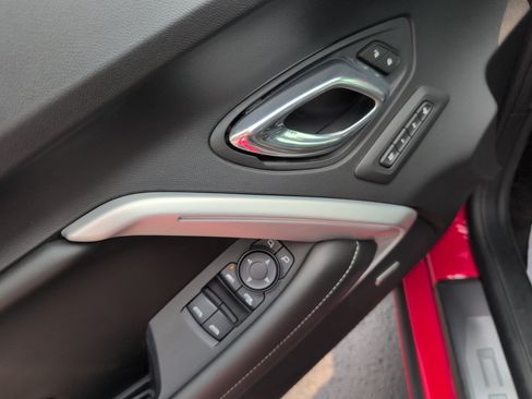 Used 2016 Chevrolet Camaro SS RWD image 17