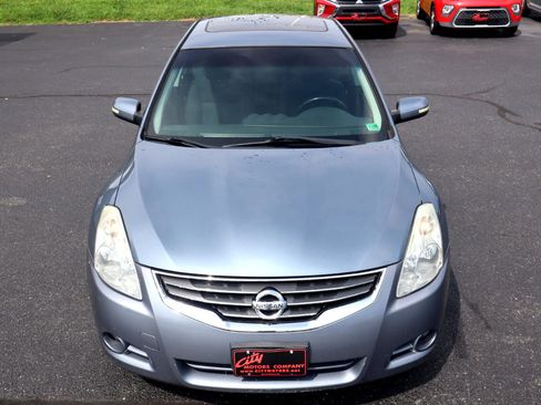 Used 2010 Nissan Altima 3.5 SR w/ Sport Pkg image 4