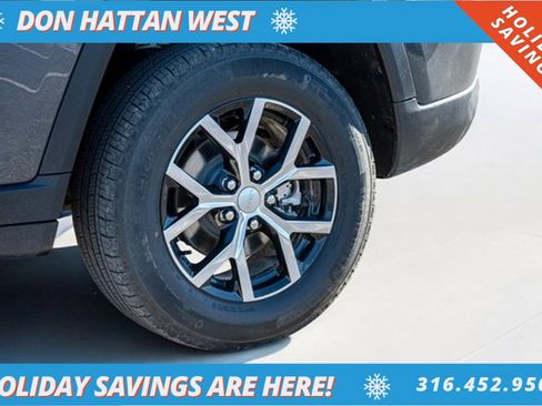 Used 2025 Jeep Grand Cherokee Limited image 38