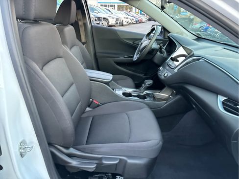 Certified 2022 Chevrolet Malibu LT w/ LPO, Floor Liner Package image 32