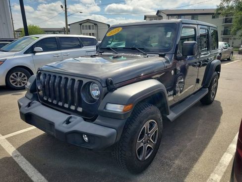 Used 2018 Jeep Wrangler Unlimited Sport S AWD/4WD image 2