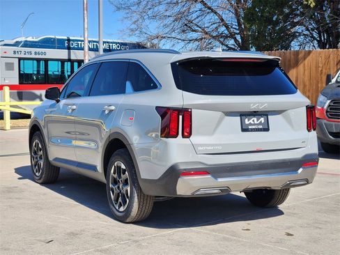 New 2026 Kia Sorento S image 3