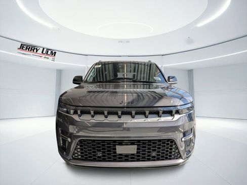 New 2026 Jeep Grand Wagoneer 2WD image 5