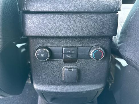 Used 2016 Ford Explorer XLT w/ Equipment Group 201A AWD/4WD image 18