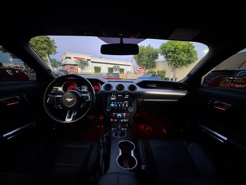 Used 2018 Ford Mustang GT Premium RWD image 30