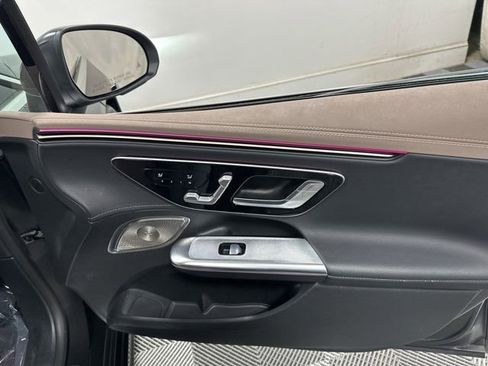 Certified 2023 Mercedes-Benz EQE 500 4MATIC Sedan w/ Exclusive Trim Package image 33