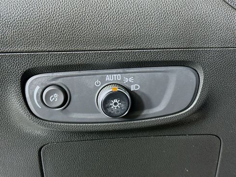 Used 2024 Buick Encore GX Preferred image 17