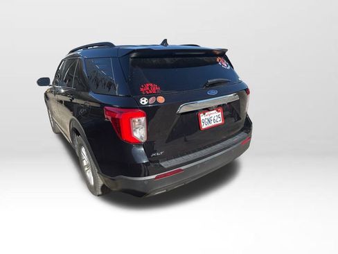 Used 2023 Ford Explorer XLT image 7