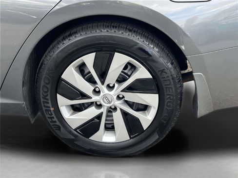 Certified 2024 Nissan Altima 2.5 S FWD image 12