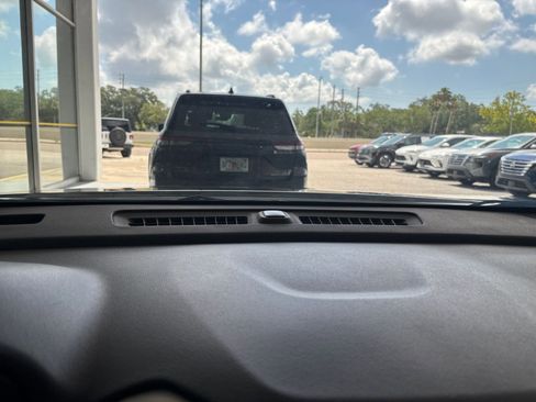Used 2024 GMC Terrain SLE FWD image 17
